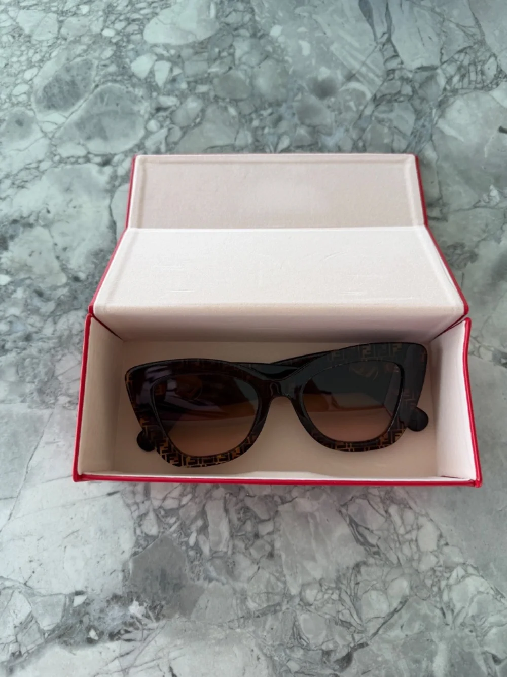 Fendi Monogram Sunglasses - Picture 8 of 8